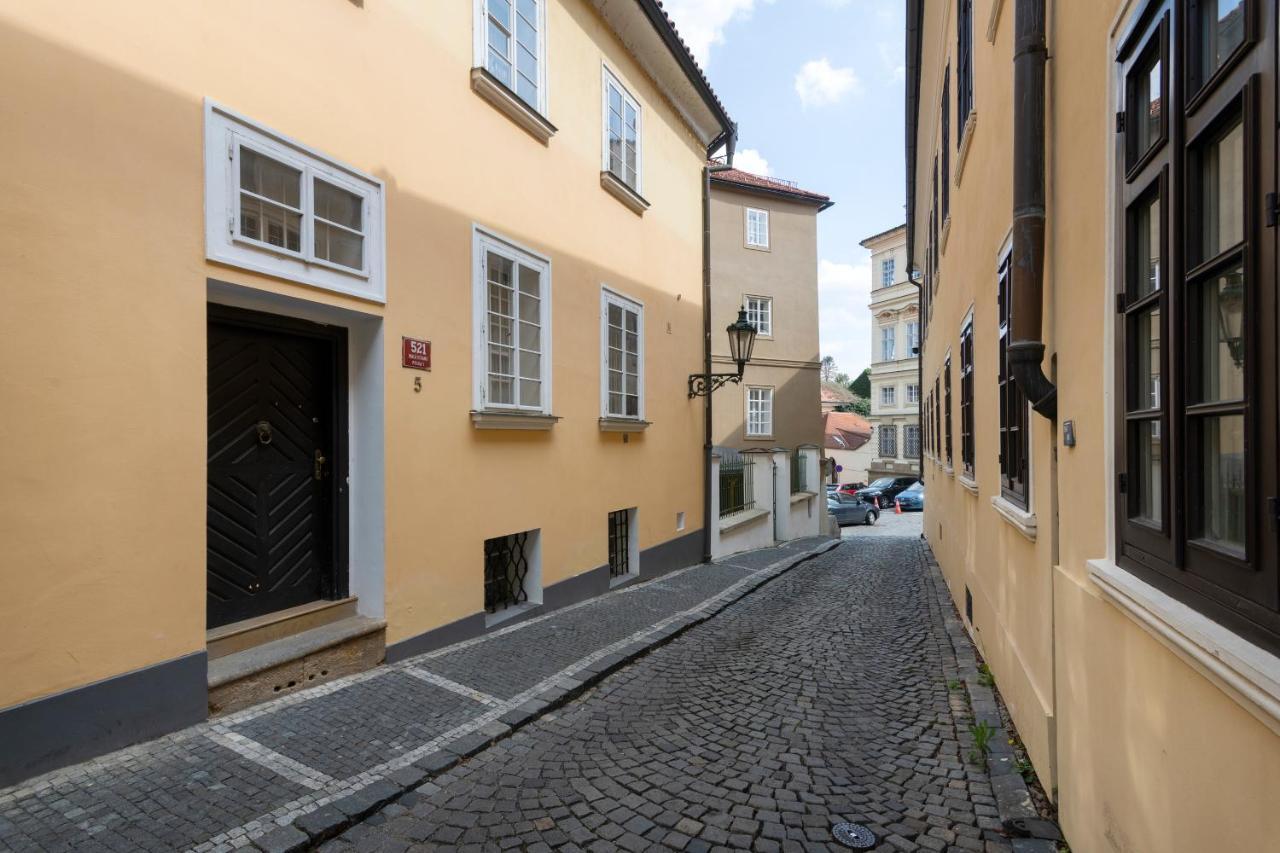 Historic Spirit At Under The Castle Apartment